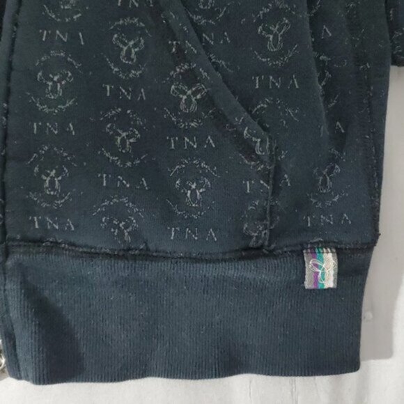 ARITZIA TNA- Vintage Logo Zip up Hoodie in black/grey - Picture 14 of 14